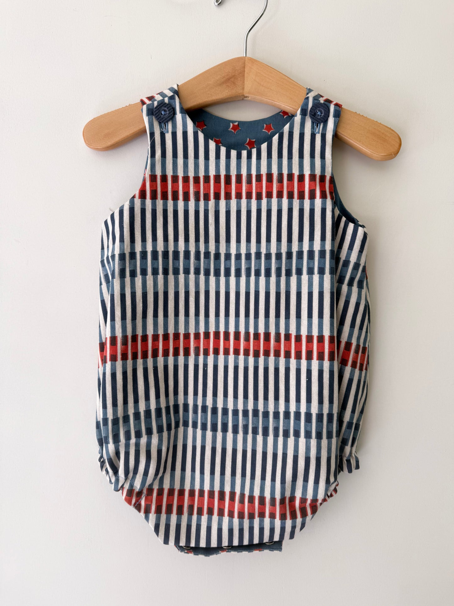 reversible romper in stars and stripes 6M, 12M