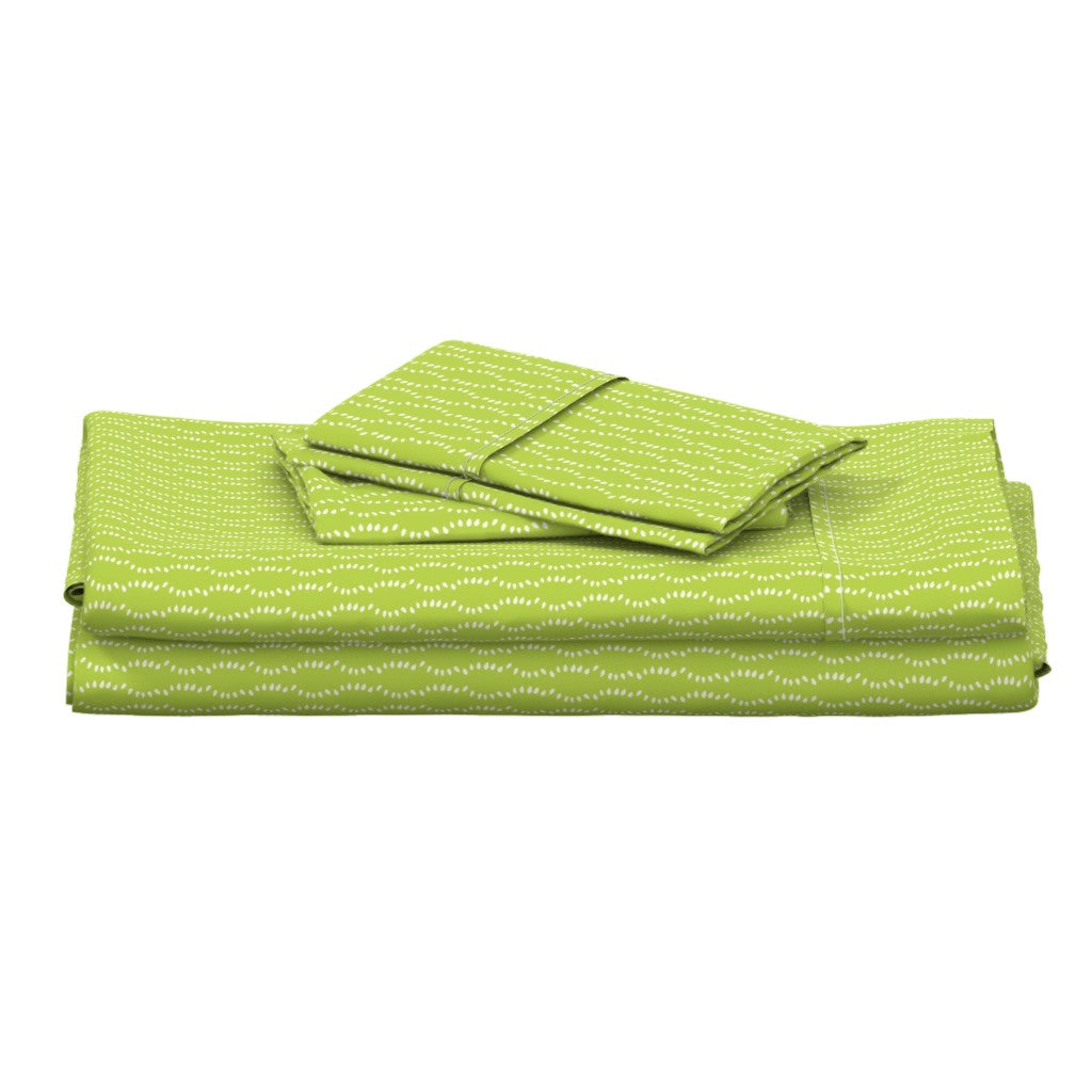 Grand Sateen Sheets in Imprint-Lime - little girl Pearl